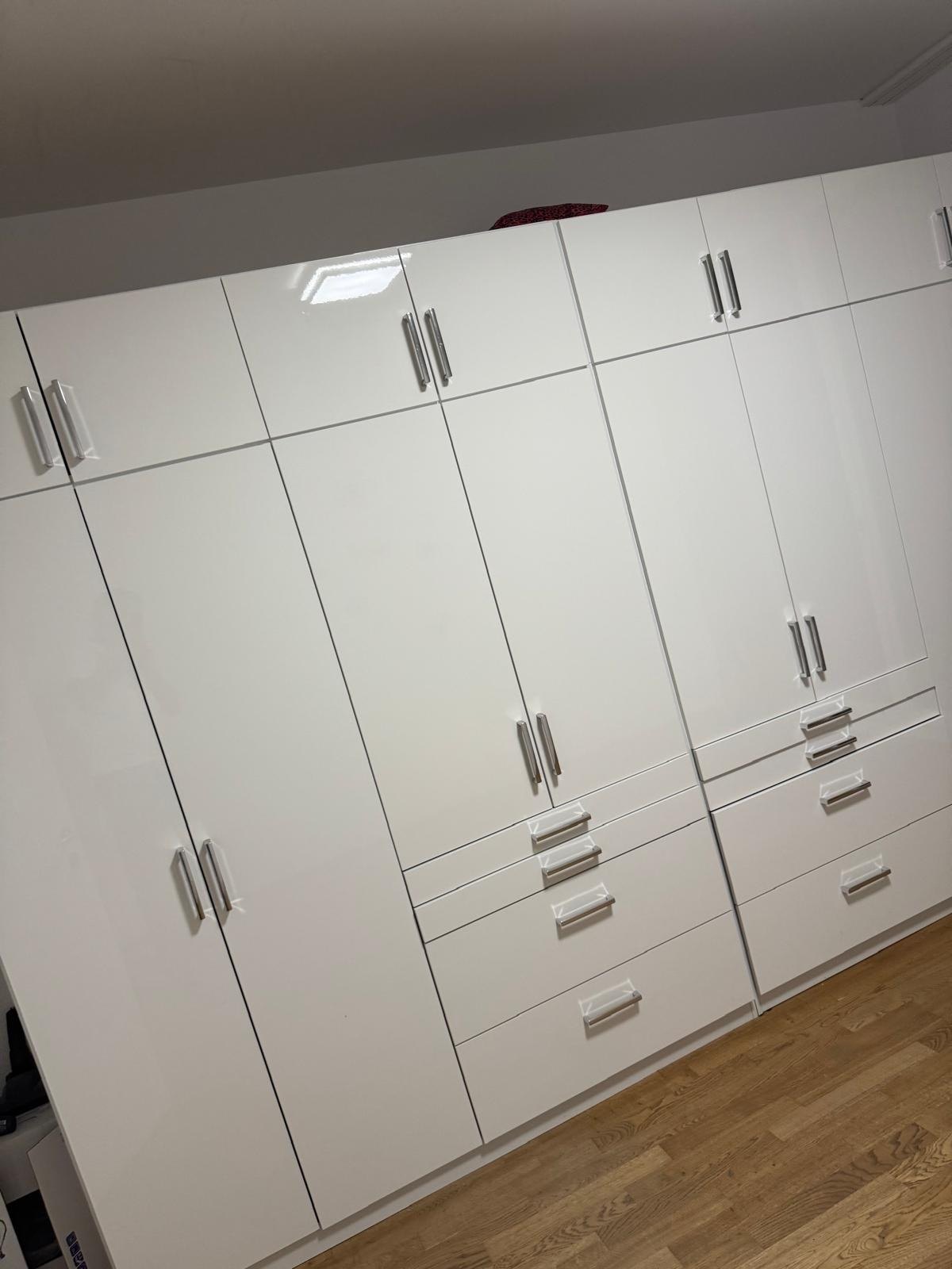 Bedroom storage capacity